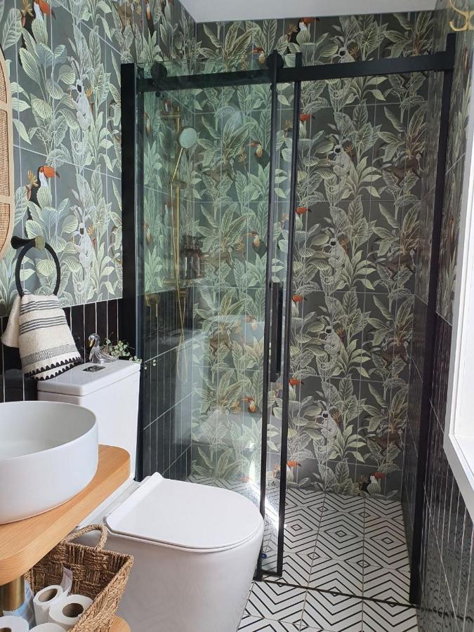 Tiny House With Greenhouse Dining Lower Hutt Exterior photo